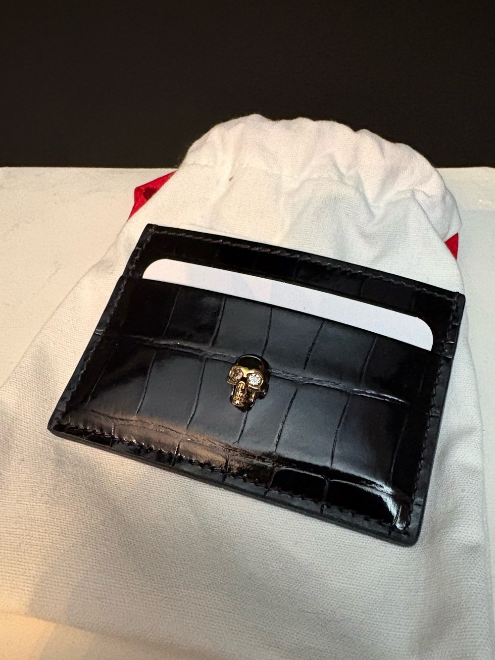 Alexander McQueen Black Croc-Embossed Leather Card Holder with Gold Skull - Picture 2 of 5